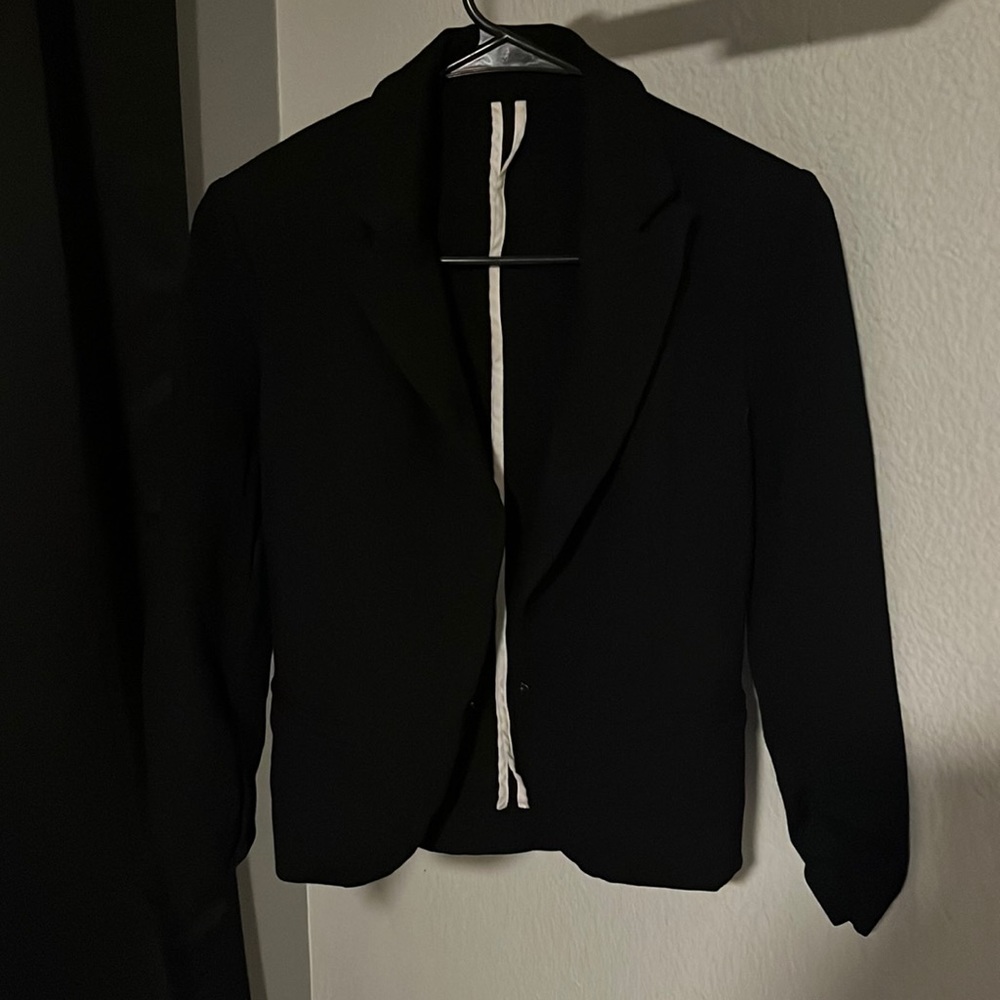 Women’s black blazer. Size small. 3/4 sleeves.